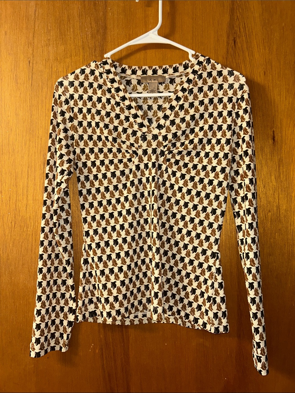 Cream Long Sleeve V-Neck Top with Brown & Black Leaf Print